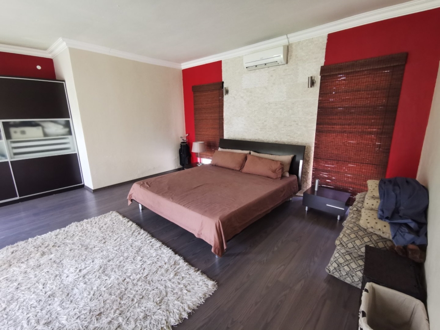 5 Bedroom Property for Sale in Chroompark Limpopo