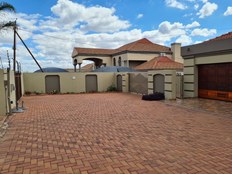 6 Bedroom Property for Sale in Sterpark Limpopo
