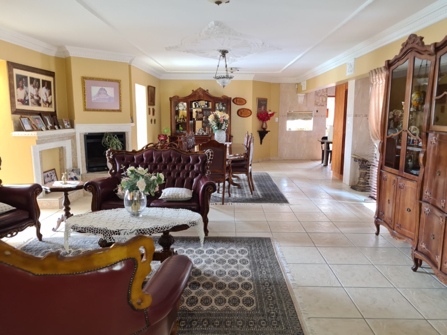 6 Bedroom Property for Sale in Sterpark Limpopo