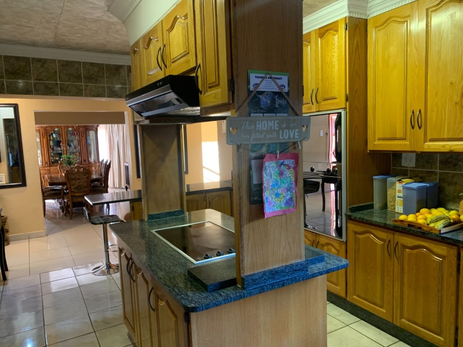 5 Bedroom Property for Sale in Aquapark Limpopo
