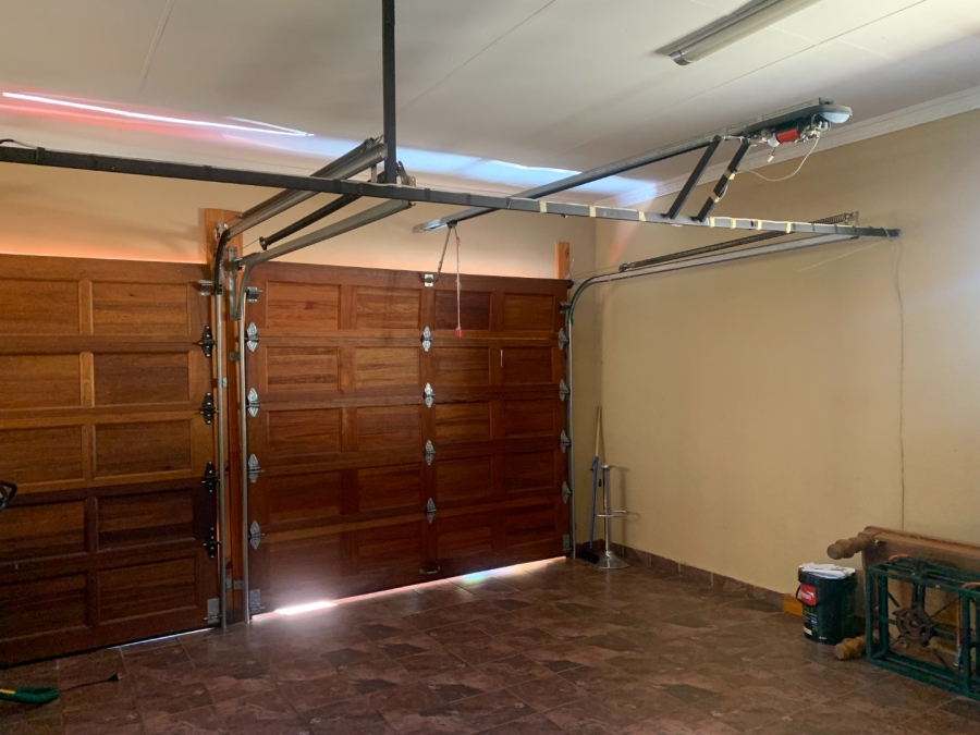 5 Bedroom Property for Sale in Aquapark Limpopo