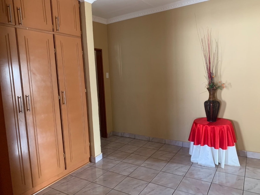 5 Bedroom Property for Sale in Aquapark Limpopo