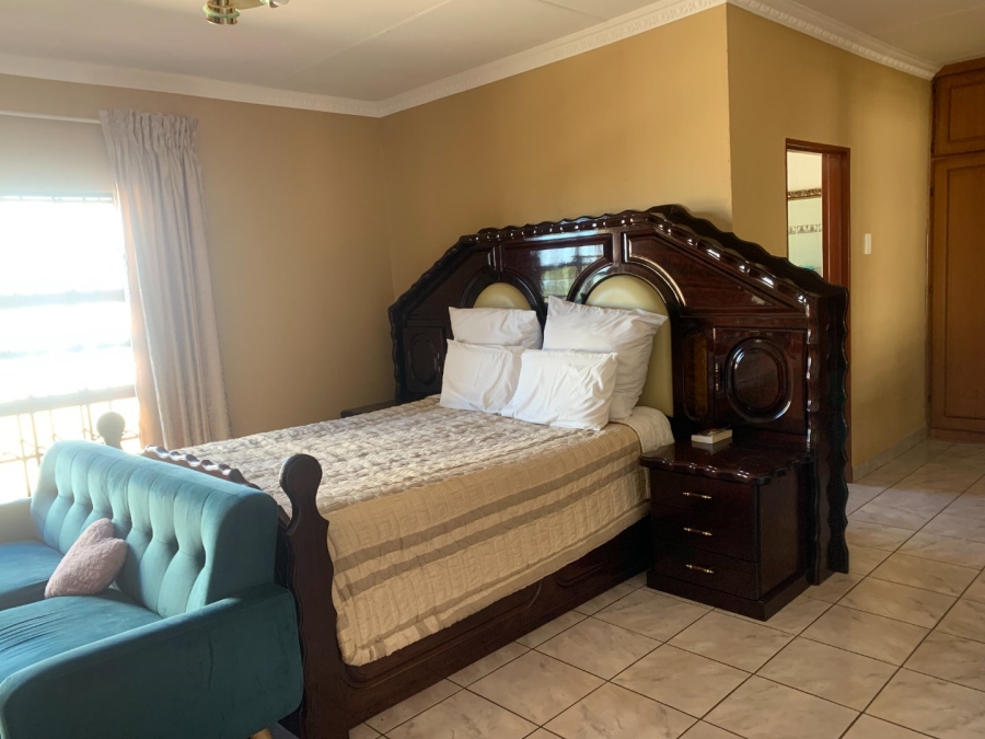 5 Bedroom Property for Sale in Aquapark Limpopo