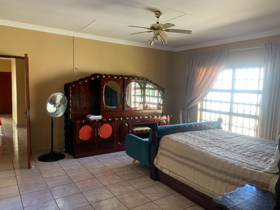 5 Bedroom Property for Sale in Aquapark Limpopo