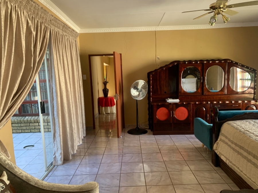 5 Bedroom Property for Sale in Aquapark Limpopo