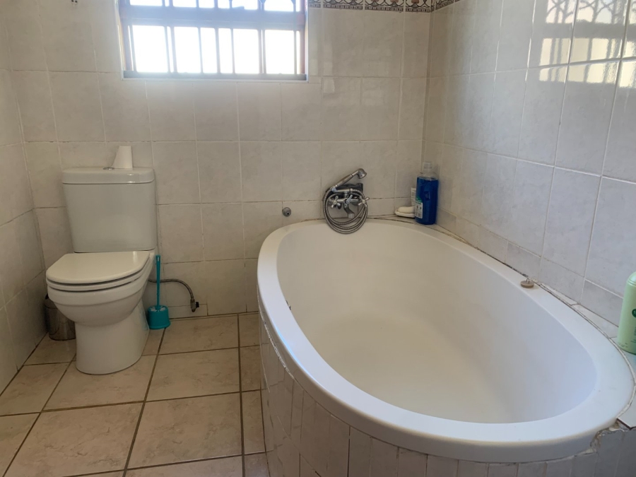 5 Bedroom Property for Sale in Aquapark Limpopo