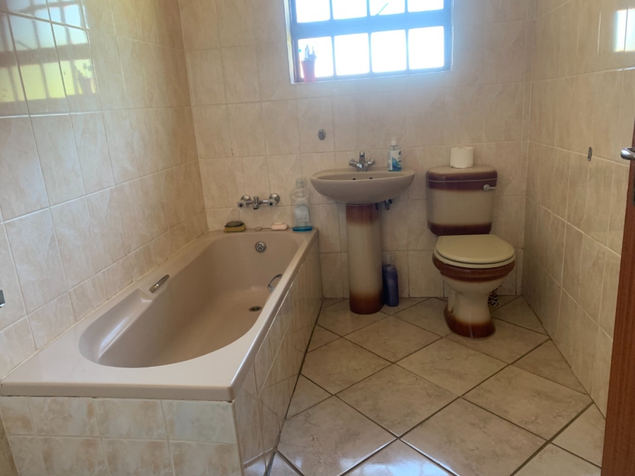 5 Bedroom Property for Sale in Aquapark Limpopo