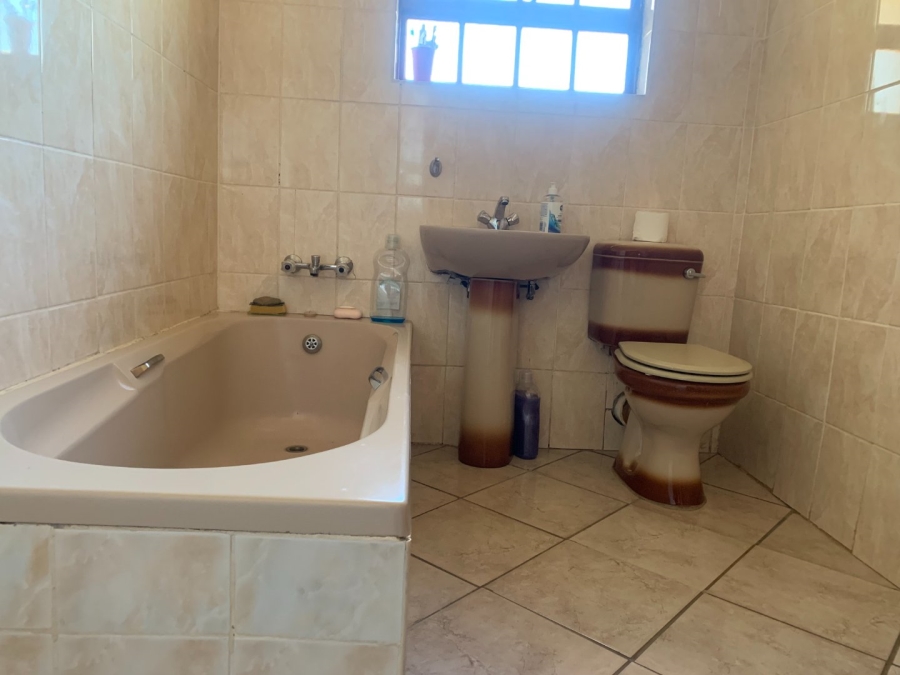5 Bedroom Property for Sale in Aquapark Limpopo