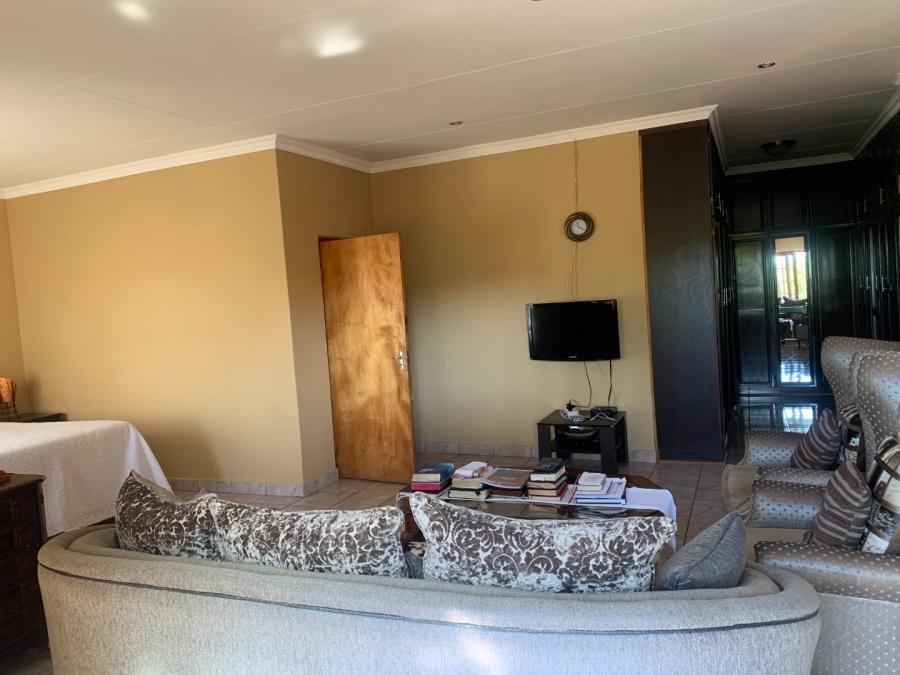 5 Bedroom Property for Sale in Aquapark Limpopo
