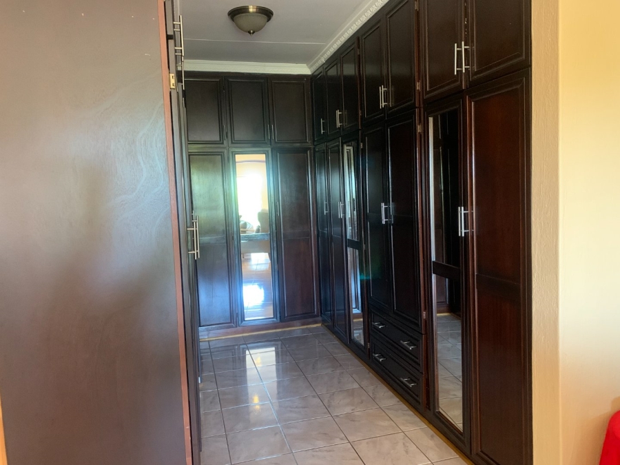 5 Bedroom Property for Sale in Aquapark Limpopo