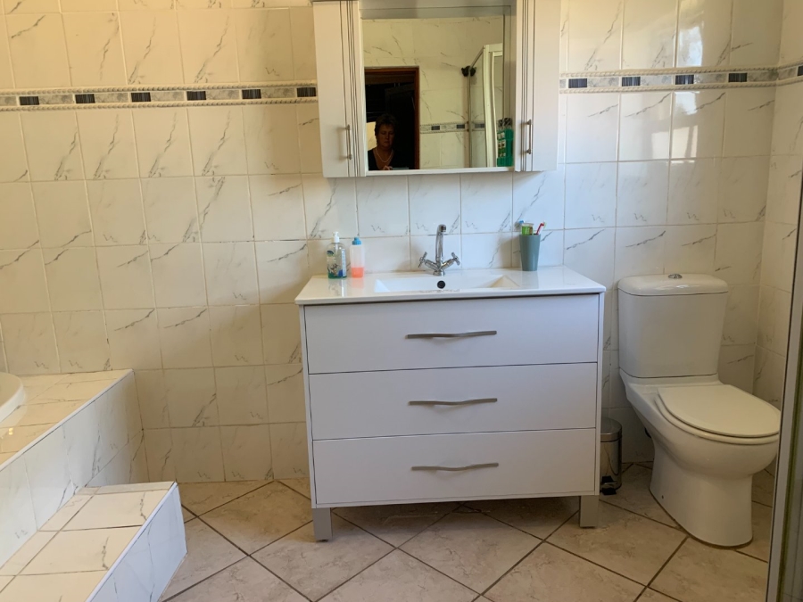 5 Bedroom Property for Sale in Aquapark Limpopo