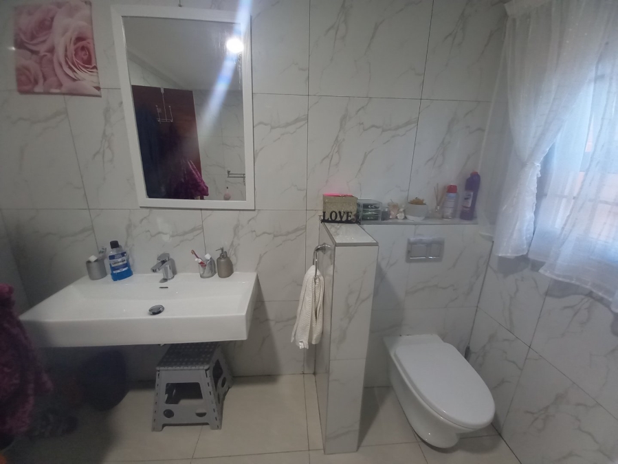 3 Bedroom Property for Sale in Fauna Park Limpopo