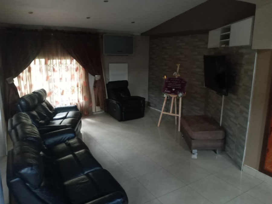 6 Bedroom Property for Sale in Aquapark Limpopo
