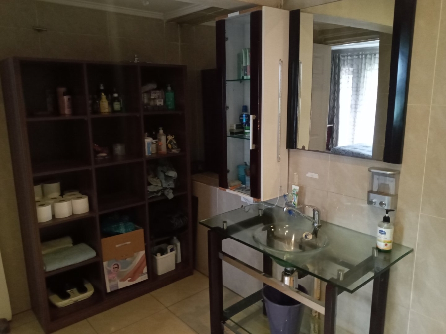 6 Bedroom Property for Sale in Aquapark Limpopo