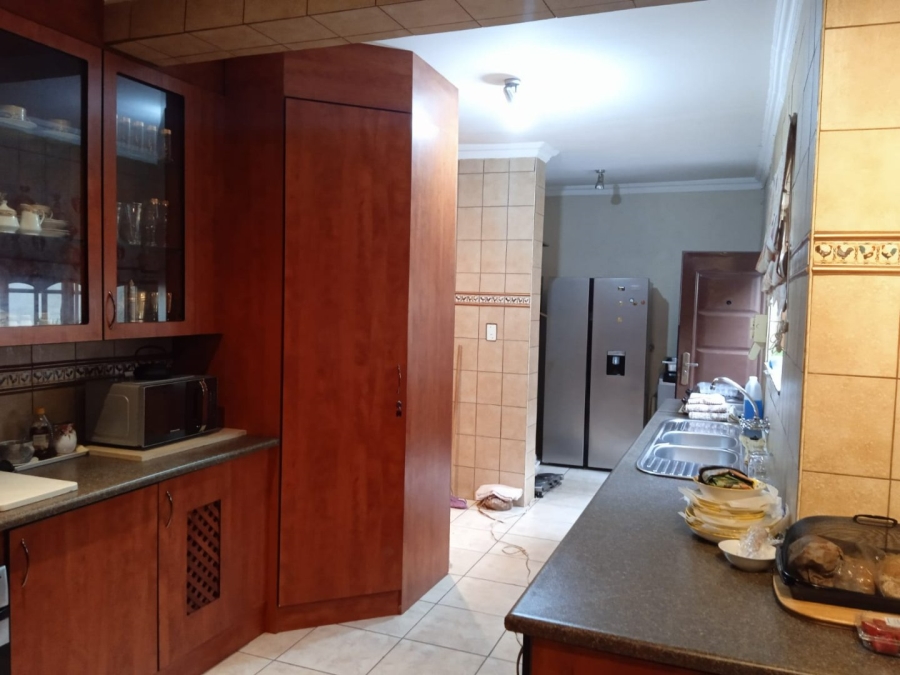 5 Bedroom Property for Sale in Aquapark Limpopo