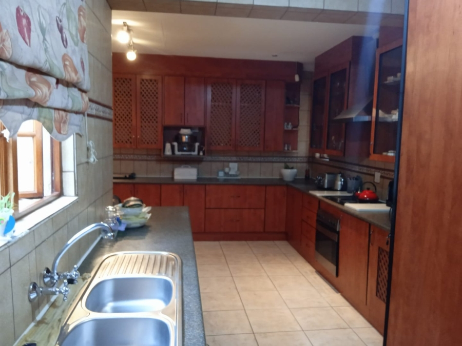 5 Bedroom Property for Sale in Aquapark Limpopo
