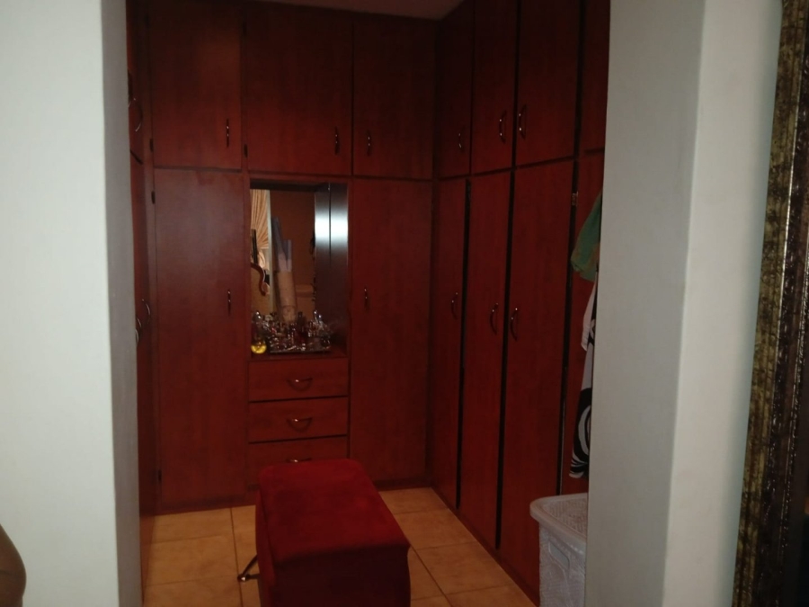 5 Bedroom Property for Sale in Aquapark Limpopo
