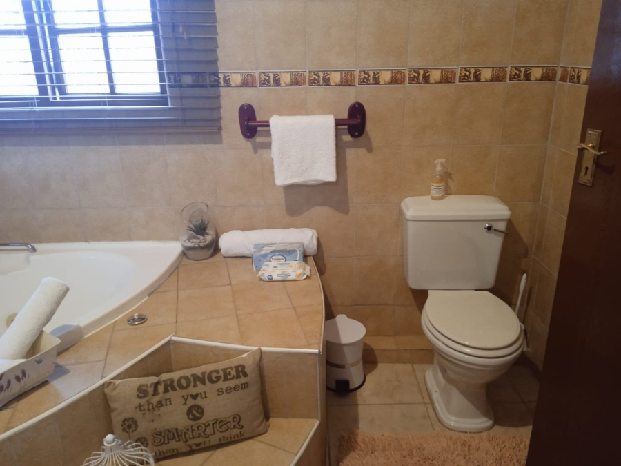 5 Bedroom Property for Sale in Aquapark Limpopo