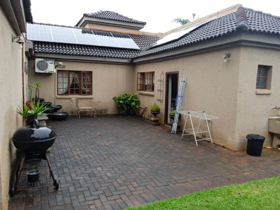 5 Bedroom Property for Sale in Aquapark Limpopo