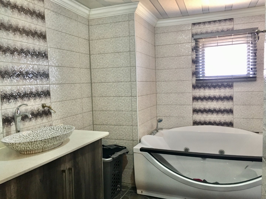 5 Bedroom Property for Sale in Serala View Limpopo