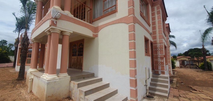 6 Bedroom Property for Sale in Flora Park Limpopo