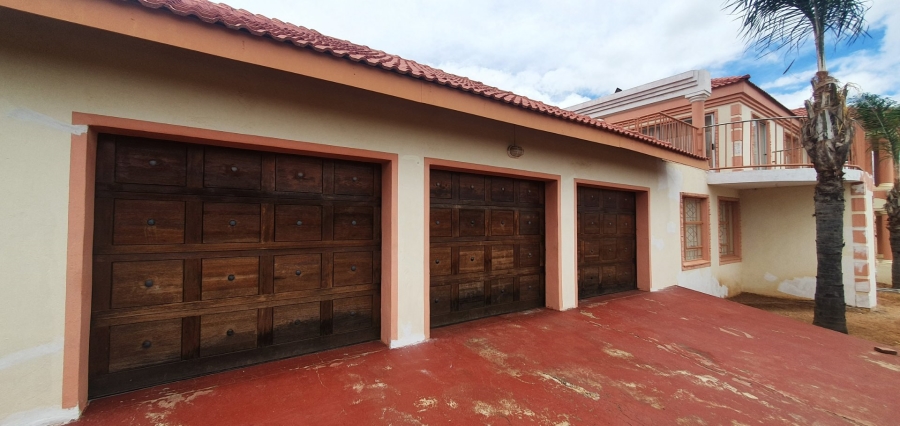 6 Bedroom Property for Sale in Flora Park Limpopo