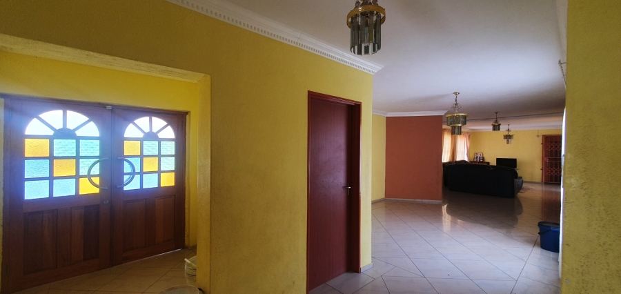 6 Bedroom Property for Sale in Flora Park Limpopo