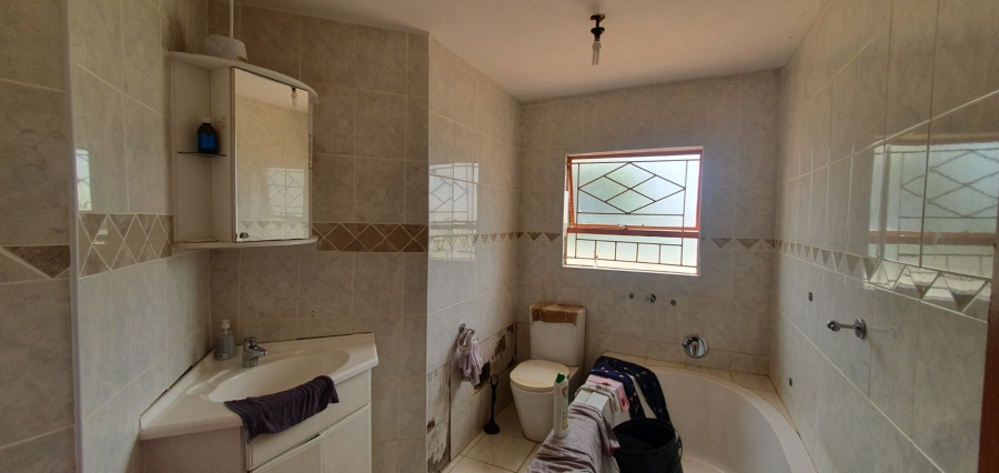 6 Bedroom Property for Sale in Flora Park Limpopo