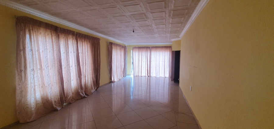 6 Bedroom Property for Sale in Flora Park Limpopo