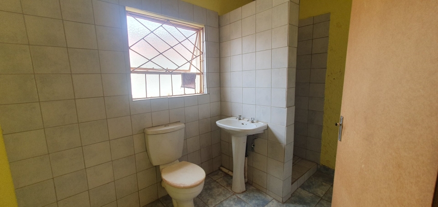 6 Bedroom Property for Sale in Flora Park Limpopo