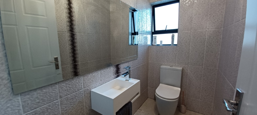 5 Bedroom Property for Sale in Eagles Crest Limpopo