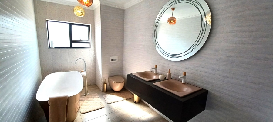 5 Bedroom Property for Sale in Eagles Crest Limpopo