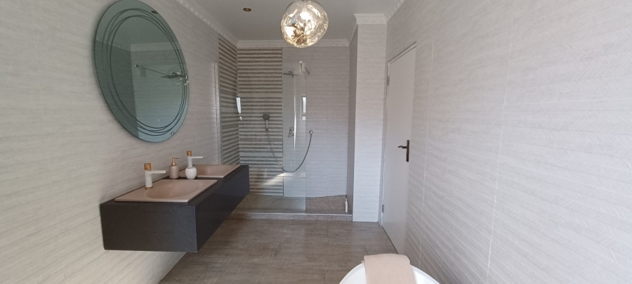 5 Bedroom Property for Sale in Eagles Crest Limpopo