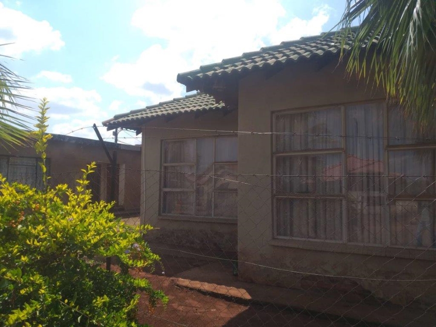 7 Bedroom Property for Sale in Lebowakgomo Zone S Limpopo