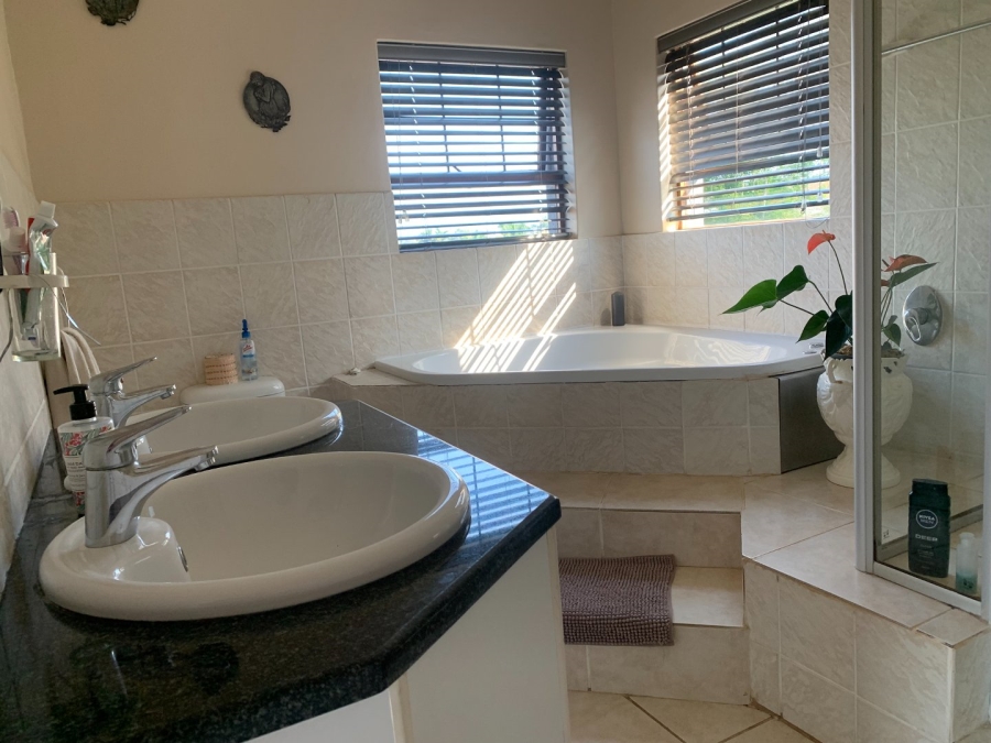3 Bedroom Property for Sale in Tzangeni Limpopo