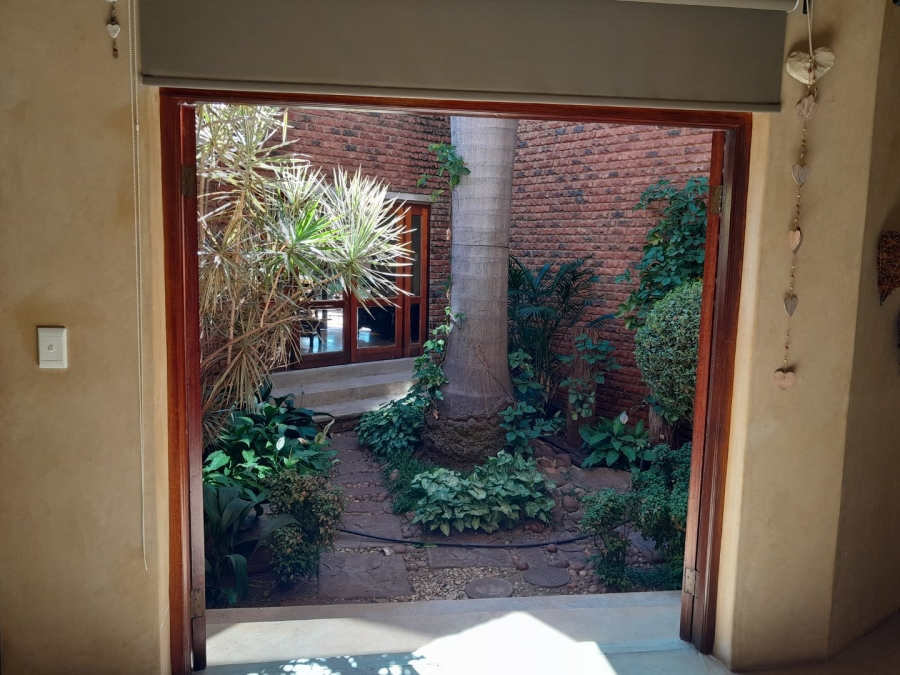 5 Bedroom Property for Sale in Chroompark Limpopo