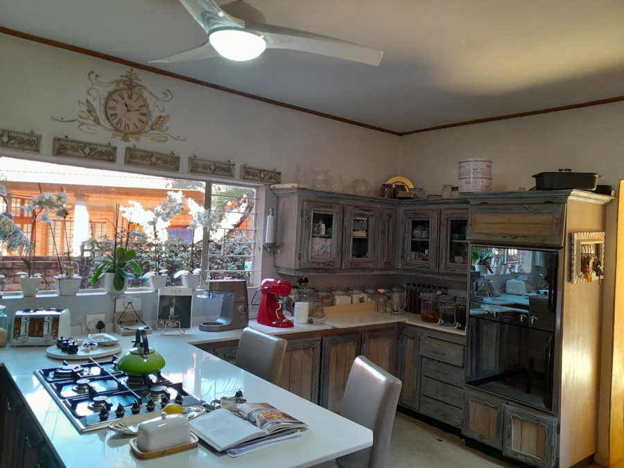 5 Bedroom Property for Sale in Chroompark Limpopo