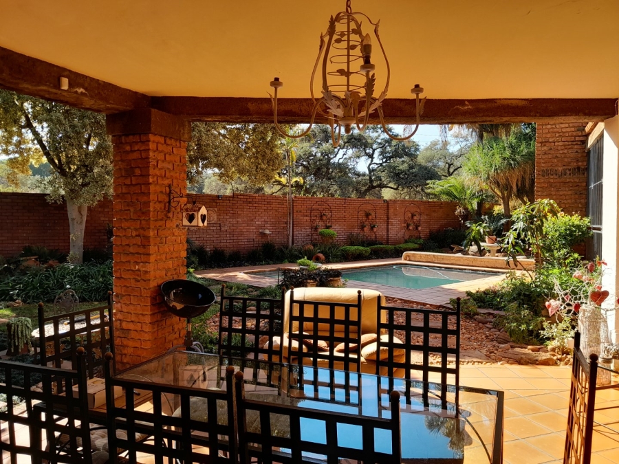 5 Bedroom Property for Sale in Chroompark Limpopo