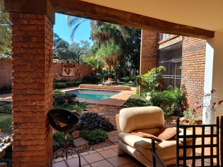 5 Bedroom Property for Sale in Chroompark Limpopo