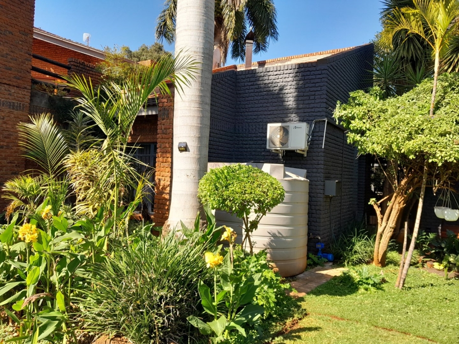 5 Bedroom Property for Sale in Chroompark Limpopo