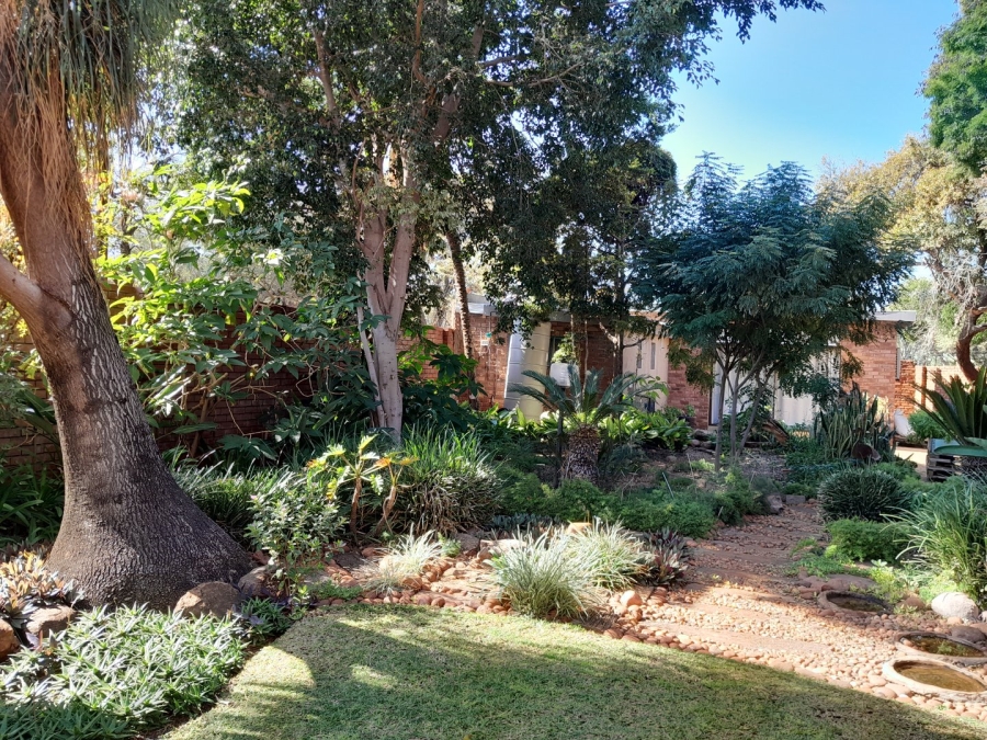 5 Bedroom Property for Sale in Chroompark Limpopo