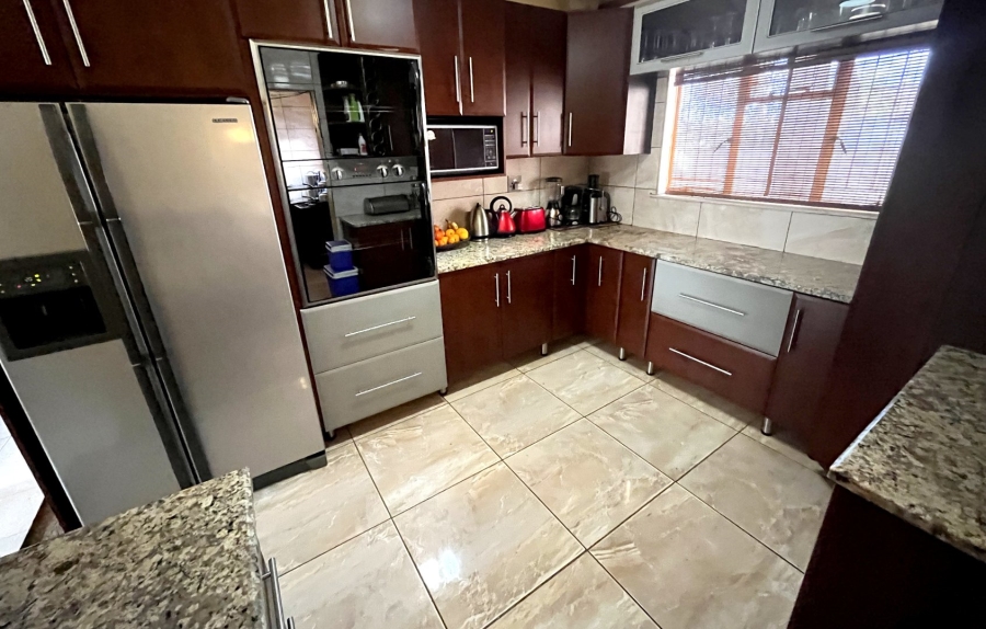 4 Bedroom Property for Sale in Fauna Park Limpopo
