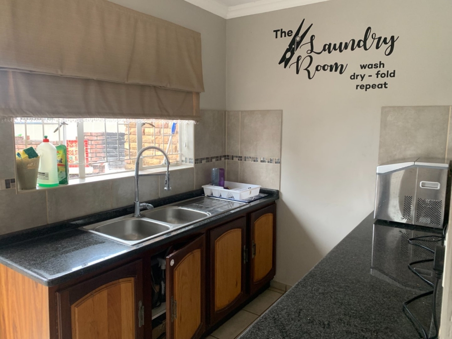 5 Bedroom Property for Sale in Aquapark Limpopo