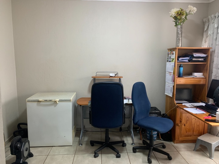 5 Bedroom Property for Sale in Aquapark Limpopo