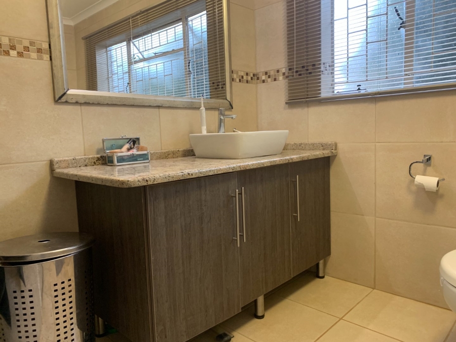 5 Bedroom Property for Sale in Aquapark Limpopo