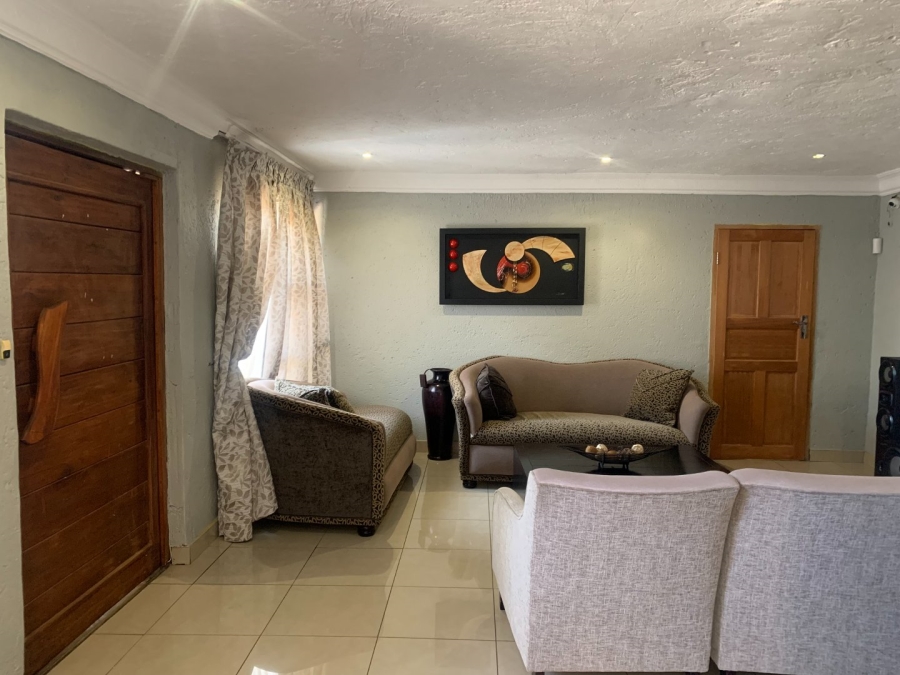 5 Bedroom Property for Sale in Golden Acres Estate Limpopo