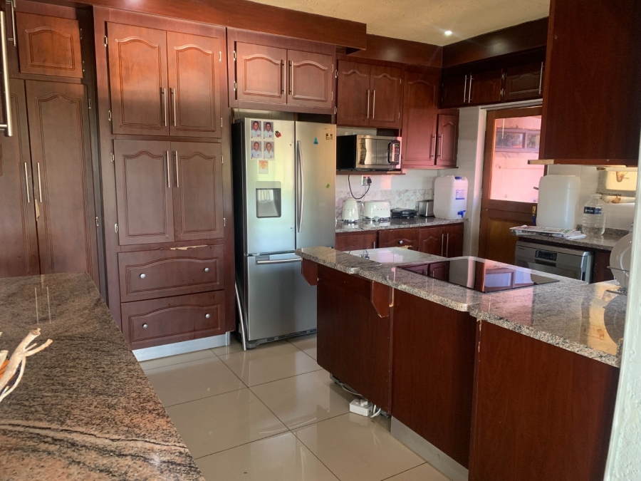 5 Bedroom Property for Sale in Golden Acres Estate Limpopo