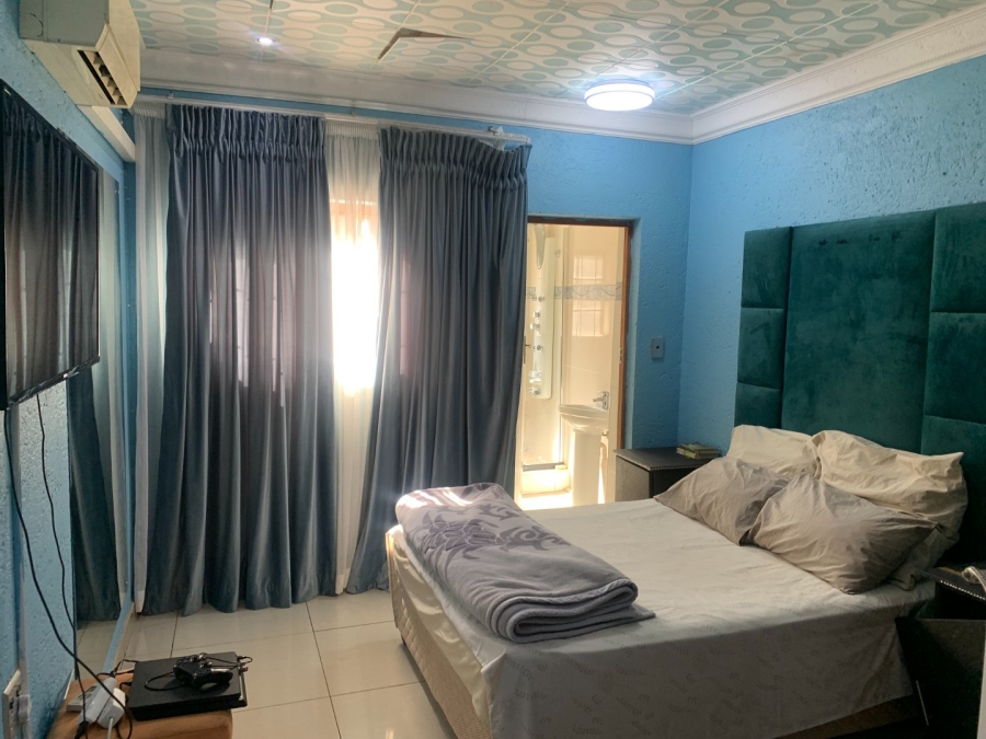 5 Bedroom Property for Sale in Golden Acres Estate Limpopo