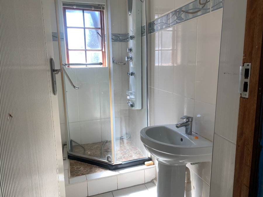 5 Bedroom Property for Sale in Golden Acres Estate Limpopo