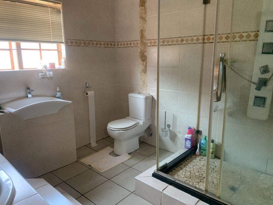 5 Bedroom Property for Sale in Golden Acres Estate Limpopo